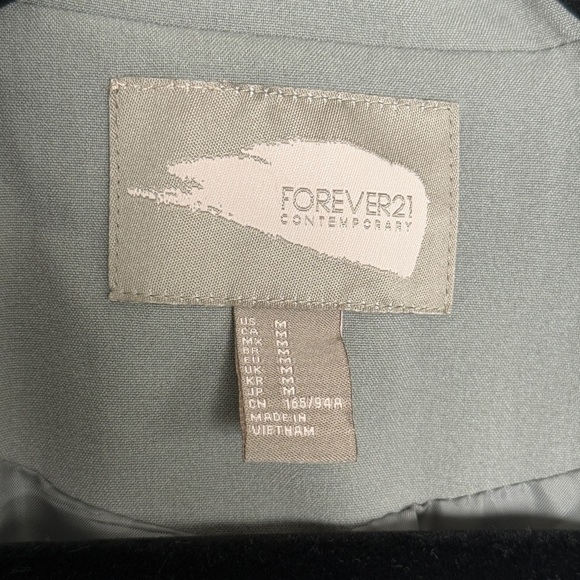 Forever 21 Contemporary Gray Blazer • Soft Fabric • Size M - Picture 2 of 5